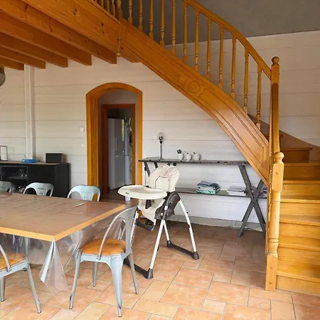 Vue 5 Min A Pied Du Centre Jacuzzi Jardin Chalet