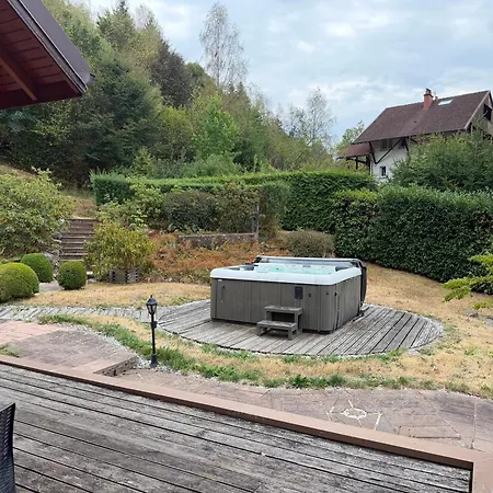 Chalet Vue 5 Min A Pied Du Centre Jacuzzi Jardin